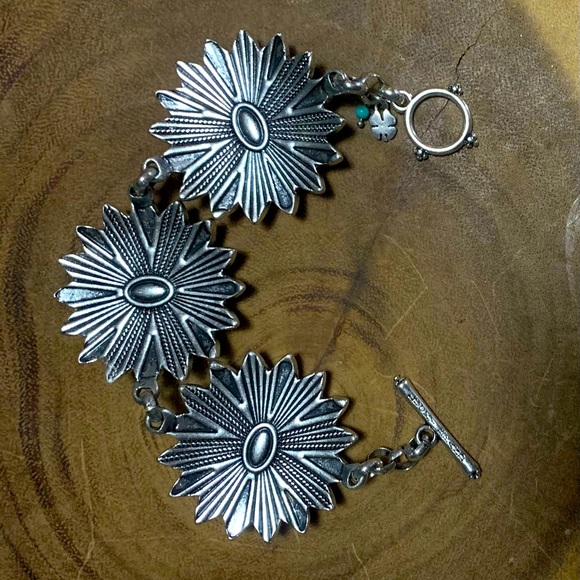 Vintage Lucky Brand Jeans Jewelry Silver Tone Turquoise Flower Bracelet Toggle - Picture 2 of 2